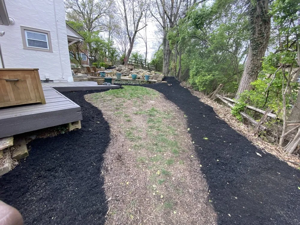 Affordable garden landscaping in Cincinnati, OH - T2B Lawn Care