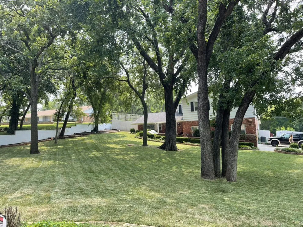 Top-rated outdoor landscaping experts serving Norman, OK - T&A Pressure Pros