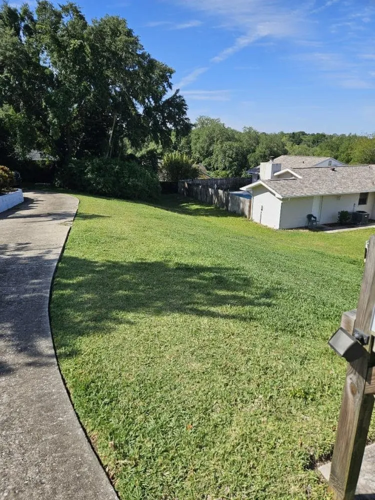 Reliable yard cleanup service for outdoor upgrades across Clermont, FL - Tacey's Lawn Care