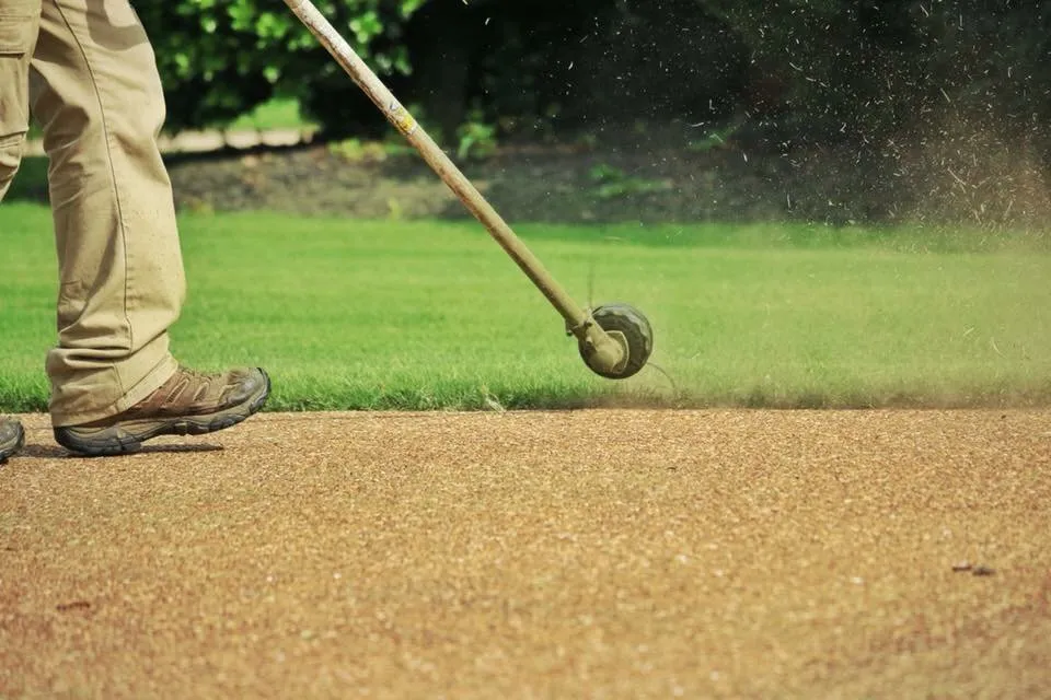 Local yard maintenance near you in Bolivar, TN by Taddy Lawn Care