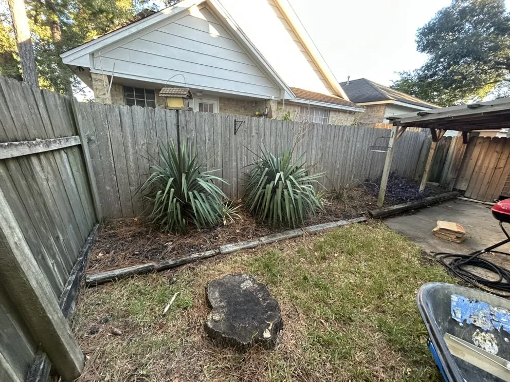 Affordable yard maintenance in Conroe, TX by Tailboard Outdoors