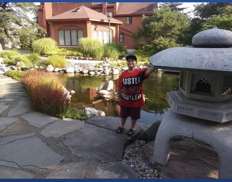 Expert lawn mowing service experts serving Lansing, MI - Tailor Made Lawn and Snow