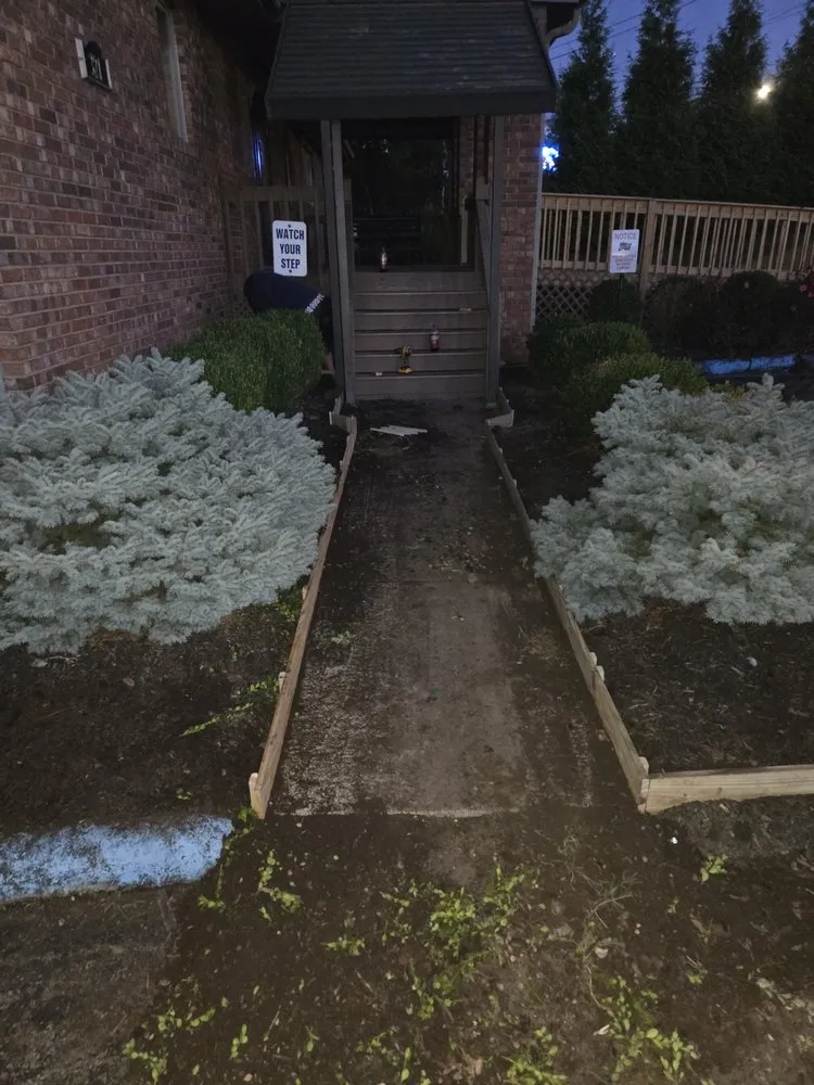 Expert yard maintenance near you in Surveyor, WV by Takas Lawncare And Handyman