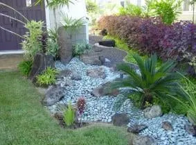 Professional lawn care service for residential properties in Kunia, HI by Takenaka Landscaping Company