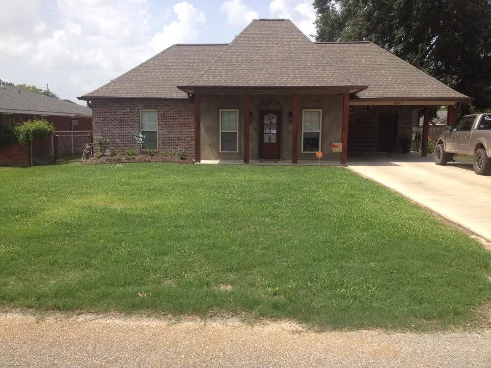 Professional lawn mowing service in Eunice, LA by Talgreens Hydromulching