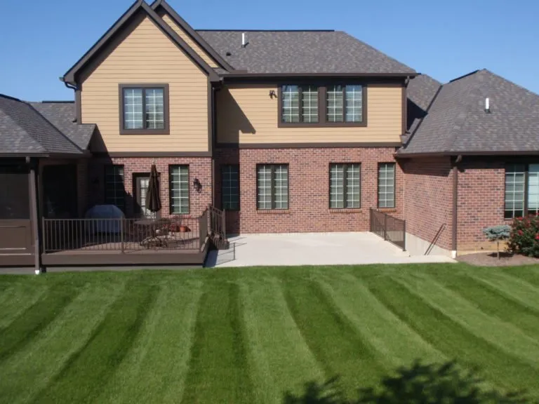 Custom lawn mowing service experts serving Hamilton, OH - Tall Oaks Lawn & Landscaping