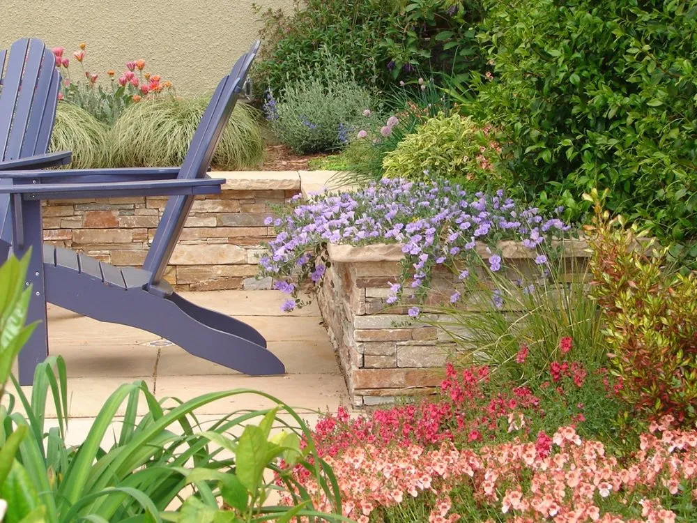 Custom lawn mowing service near you across Oakland, CA - Tamar Carson Landscaping