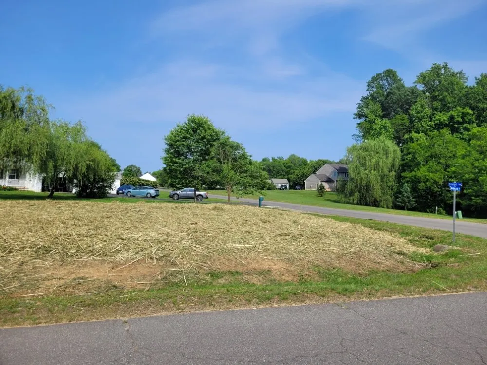 Affordable yard maintenance in Fredericksburg, VA by Tamed Terrain