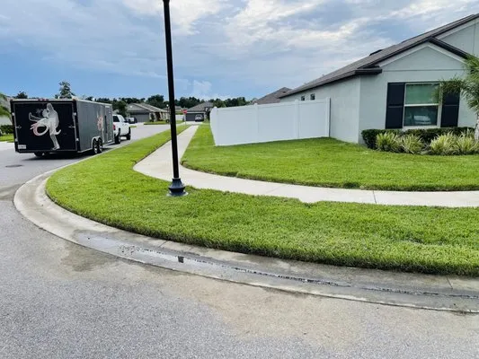 Tampa Bama Lawn Service Logo