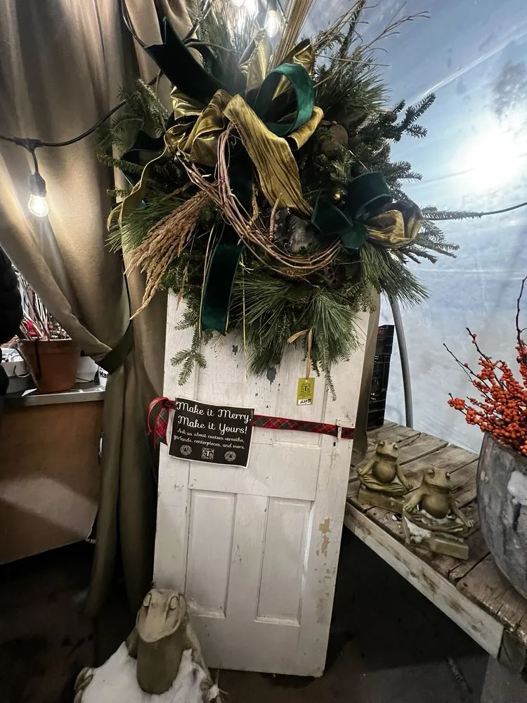 Reliable lawn care service experts serving Minneapolis, MN - Tangletown Gardens