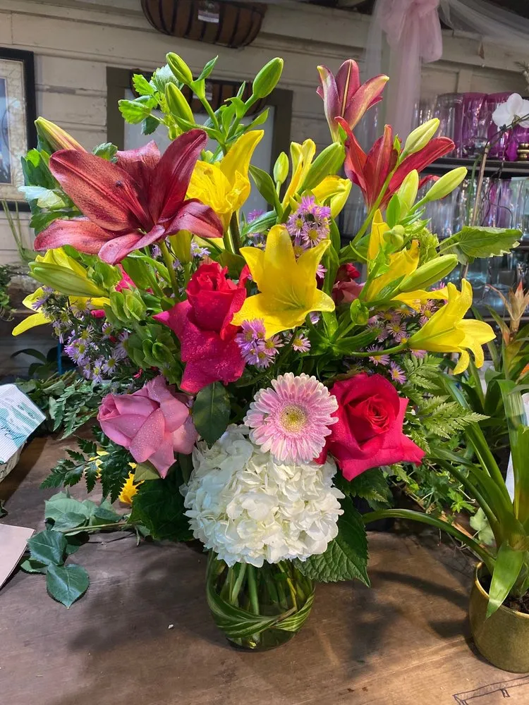 Local garden landscaping near you across Houston, TX - Tanglewood Flowers & Garden