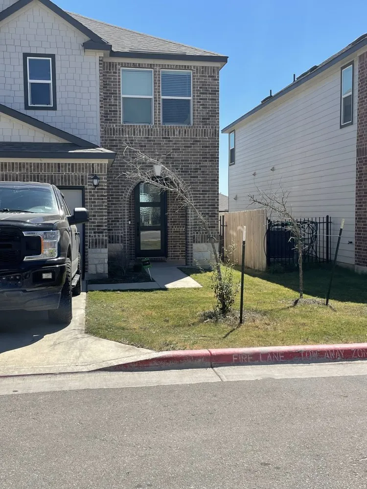 Professional garden landscaping in San Marcos, TX by Tano’s Landscaping