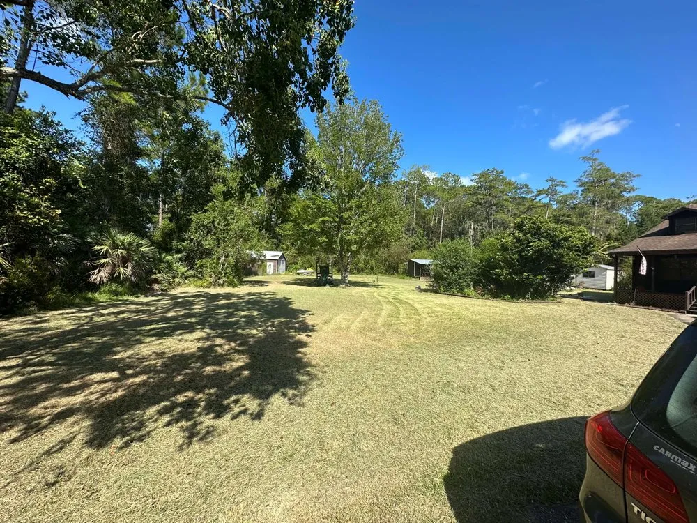 Reliable yard maintenance in Ponte Vedra Beach, FL by Taormina Landscaping