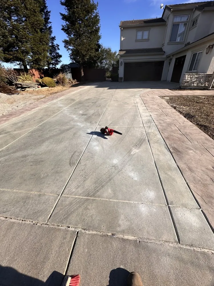 Local yard cleanup service in Royal Oaks, CA - Tapias New Generation