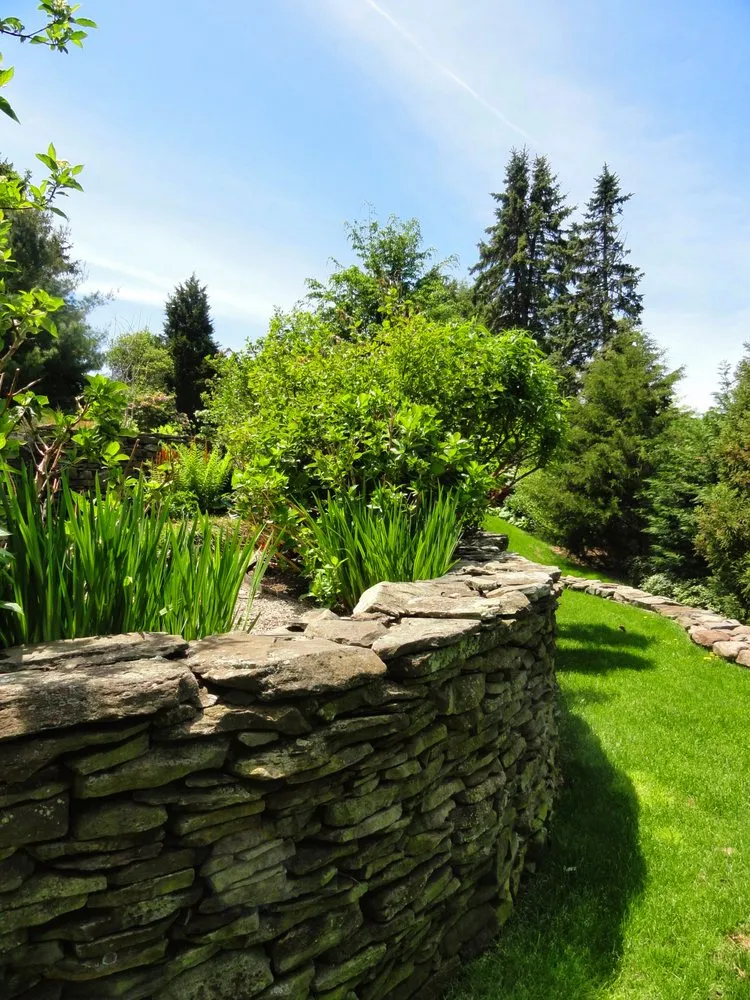 Affordable outdoor landscaping in Southampton, NY by Tara Gardens