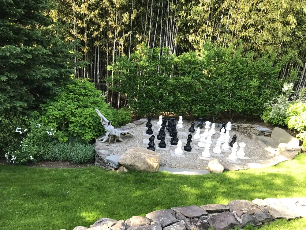 Top-rated lawn care service in Southampton, NY - Tara Gardens