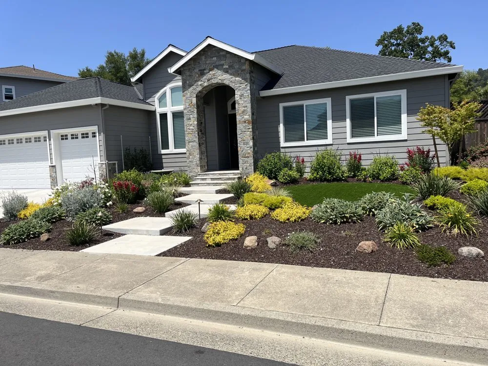 Custom outdoor landscaping in Windsor, CA by Tarantino's Yardscapes