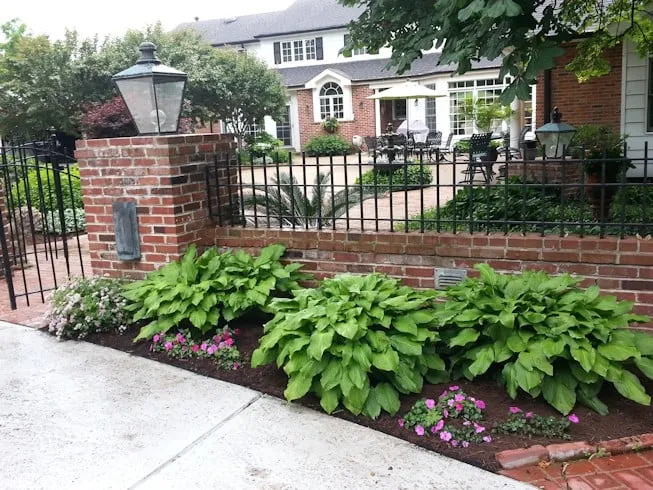 Top-rated residential landscaping in Saint Louis, MO - Tarrillion's Firewood Mulch