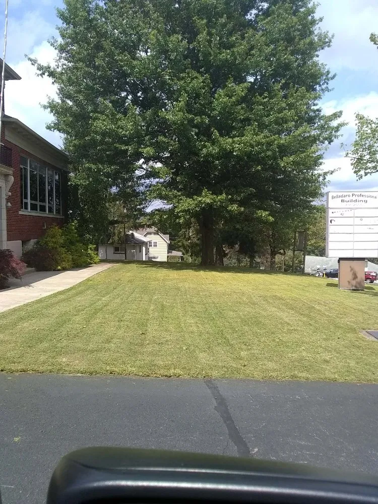 Professional garden landscaping experts serving Mount Cobb, PA - Tasks At Hand