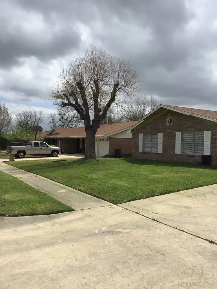 Affordable lawn mowing service in Killeen, TX - Tate’s Family Services