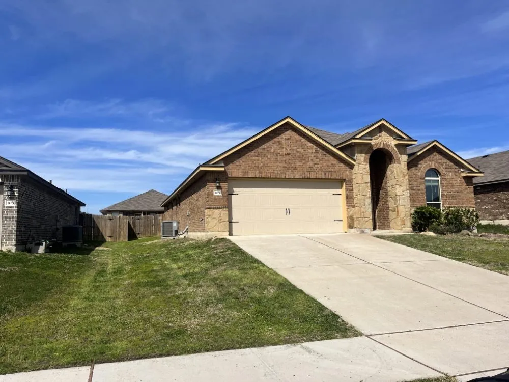 Custom residential landscaping in Killeen, TX - Tate’s Family Services