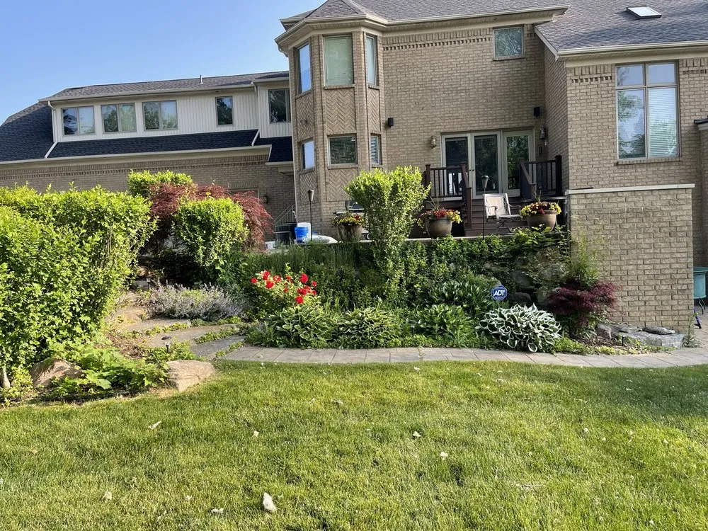 Professional landscape installation in Richmond, MI - Tatrabuilt