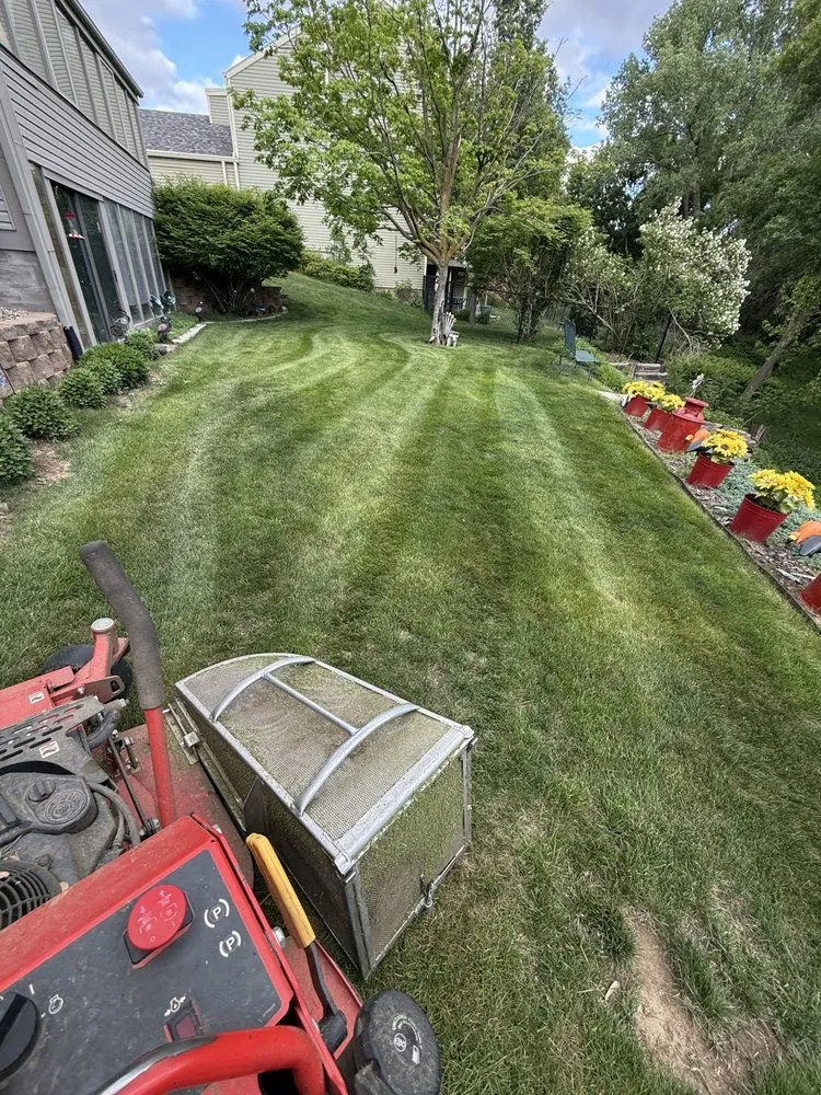 Local yard maintenance in South Sioux City, NE by Tavares Landscaping And Concrete