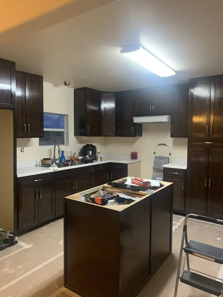 Trusted lawn care service near you in Del Valle, TX by Tave Lawns