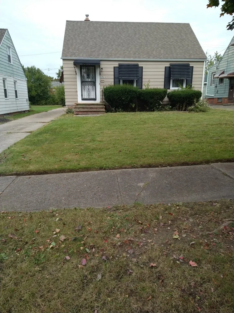 Affordable lawn care service experts serving Cleveland, OH - Tay Tay Landscaping and Lawn Care