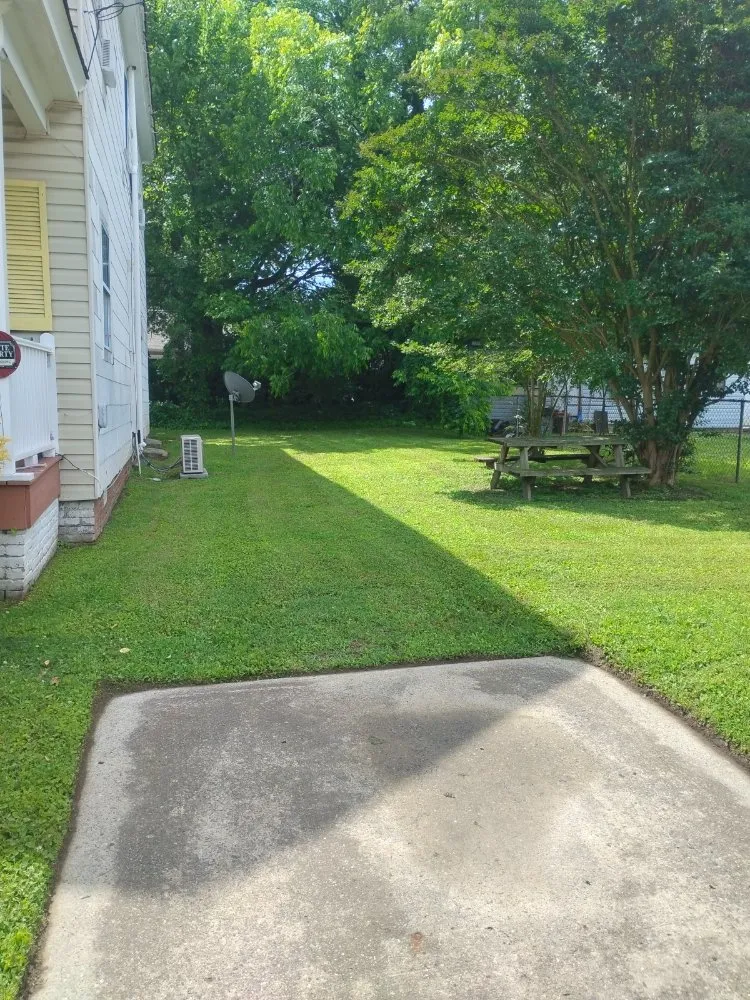 Reliable landscape installation in Newport News, VA - Tayes Lawncare Service