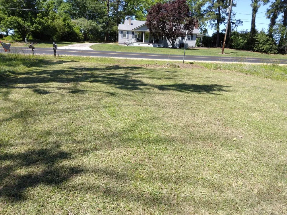 Top-rated yard maintenance in Wallace, NC - Taylor landscaping and maintenance