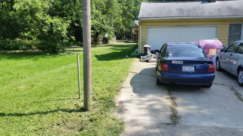 Affordable yard cleanup service in East Peoria, IL by Taylor Landscaping