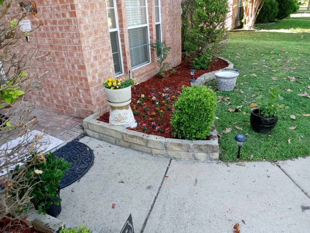 Expert garden landscaping in Carrollton, TX by Taylor Lawn Care