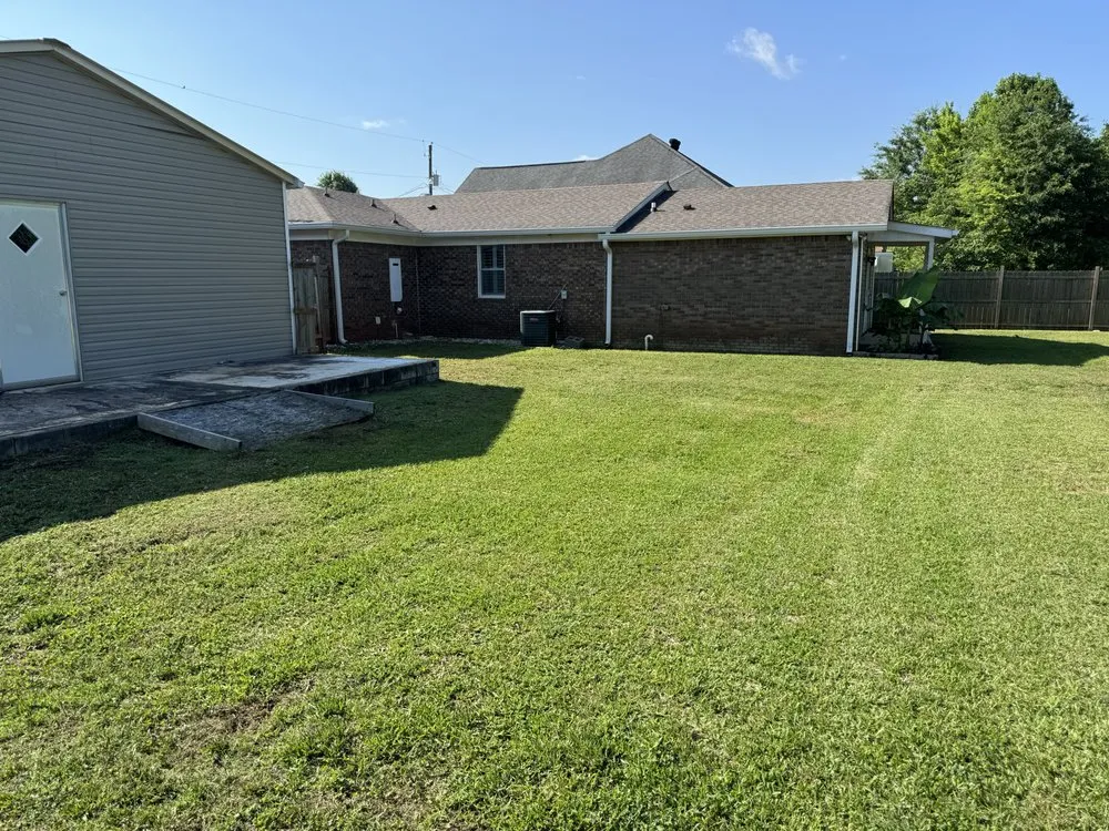 Professional yard maintenance near you in Northport, AL by Taylor Lawn Care