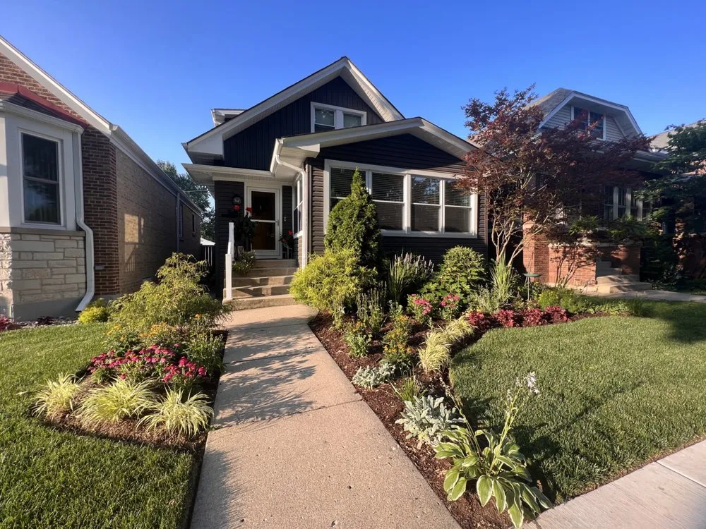 Custom residential landscaping in Chicago, IL by Taylor Made Landscape Design