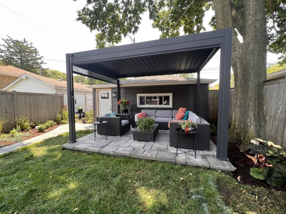 Expert outdoor landscaping for homes in Chicago, IL by Taylor Made Landscape Design