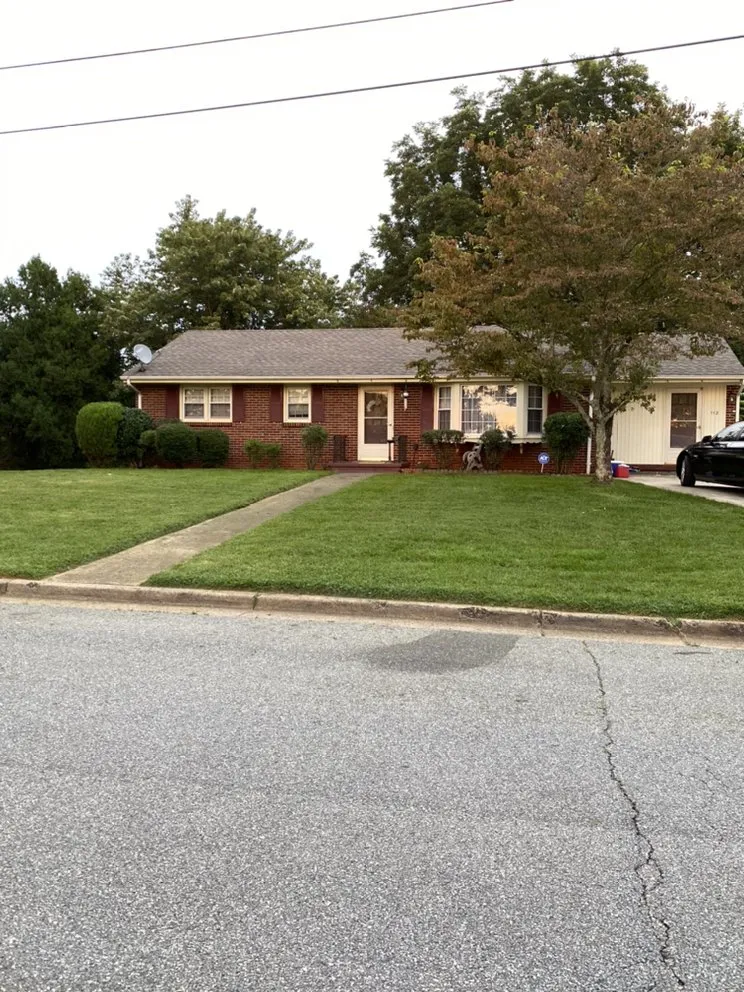 Affordable lawn mowing service in Lynchburg, VA by Taylor Made Landscaping