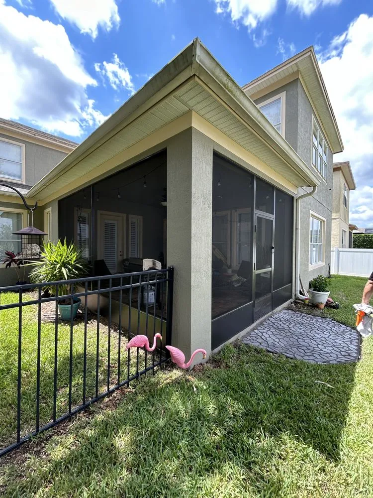 Professional garden landscaping in Sebring, FL by Taylor Screening