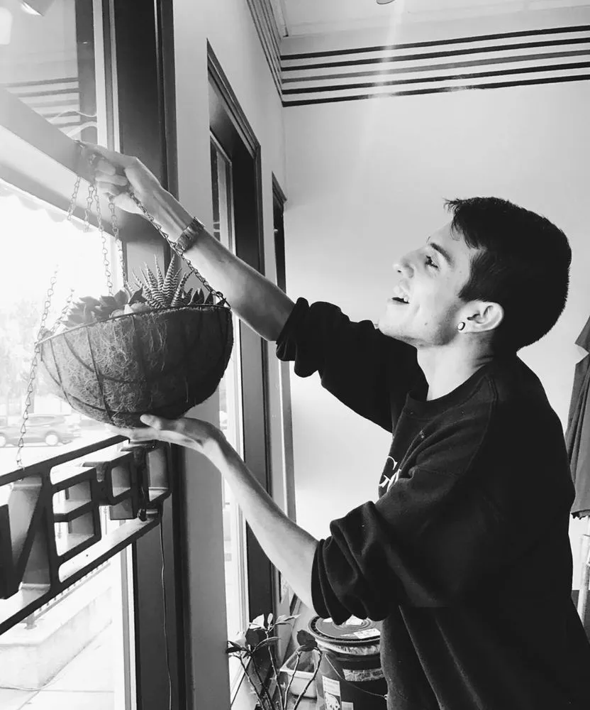 Trusted lawn care service experts serving Pomona, CA - Taylor Smith Succulents