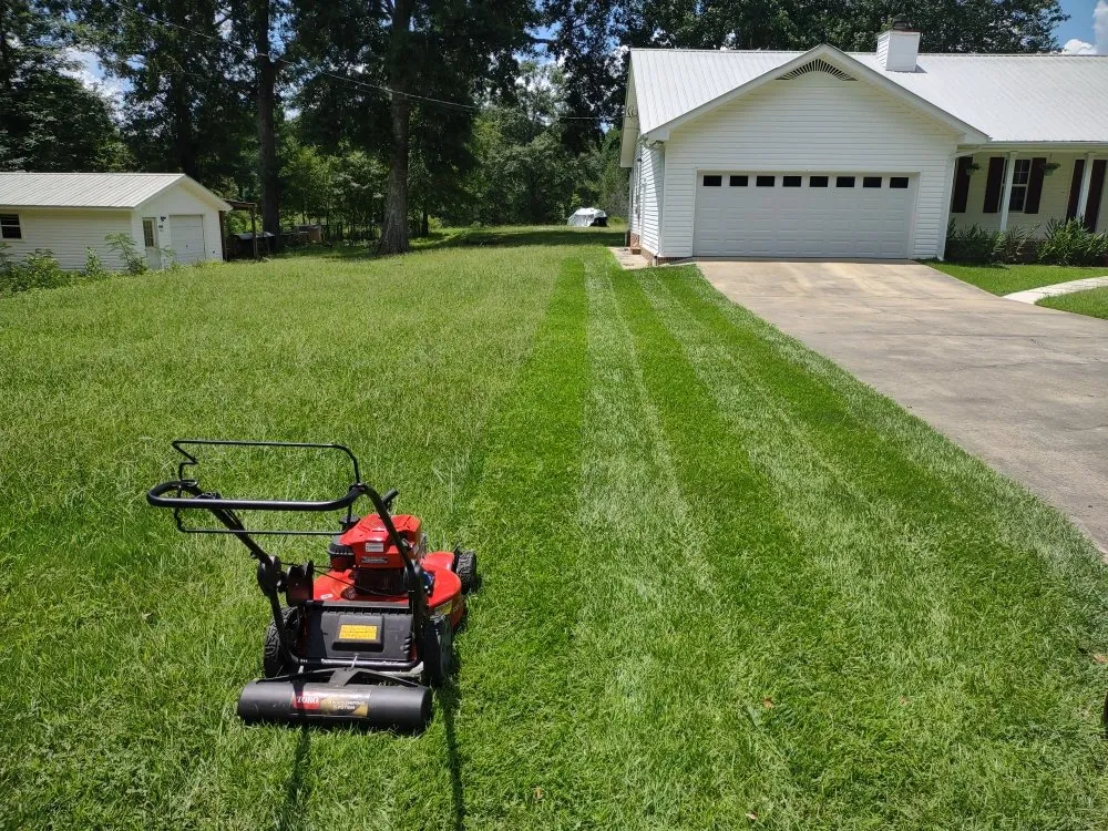 Custom lawn mowing service for beautiful yards across Clanton, AL - Taylor'd Lawns