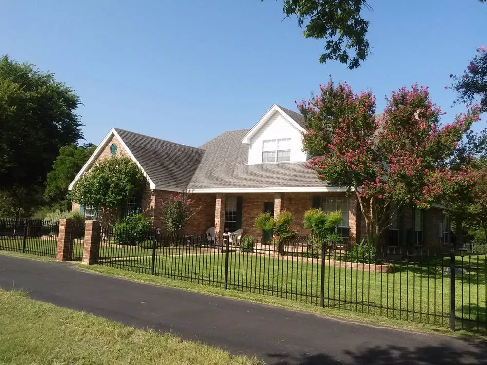 Top-rated lawn mowing service in Taylor, TX by Taylor'd Turfs