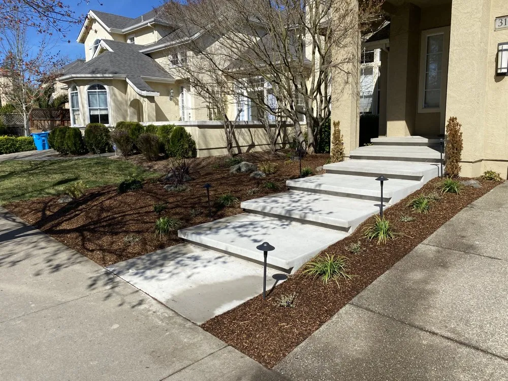 Expert garden landscaping in Petaluma, CA by Taylor's Eco-Friendly Landscape Management