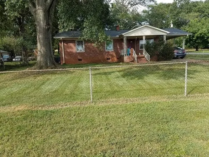 Top-rated lawn care service in Greer, SC - Taylors Landscape & Lawn Care