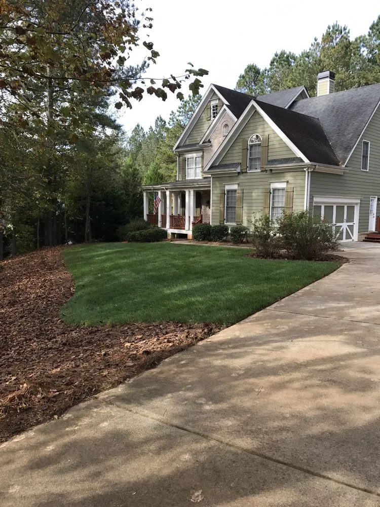 Trusted yard maintenance in Canton, GA - Taylor's lawn care
