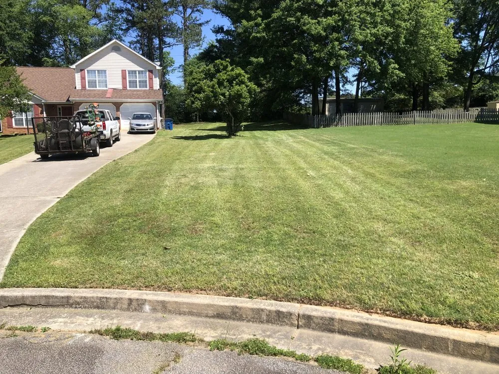 Professional lawn mowing service in Stone Mountain, GA - Taylor’s Lawn Care