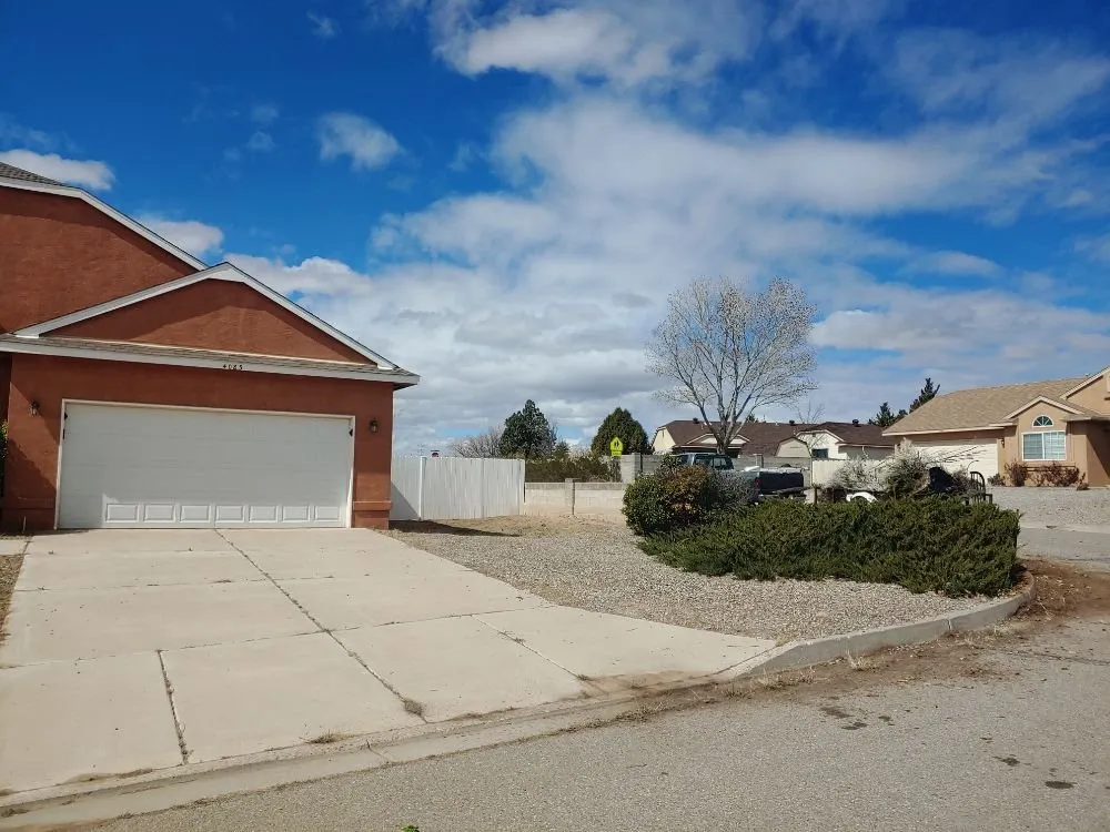 Expert garden landscaping in Albuquerque, NM by Tazz Landscape and Trash Removal