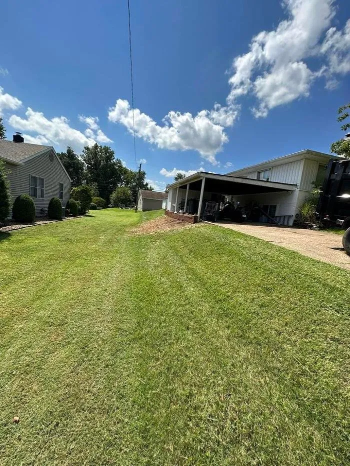 Trusted yard cleanup service experts serving Evansville, IN - TB ENTERPRISE