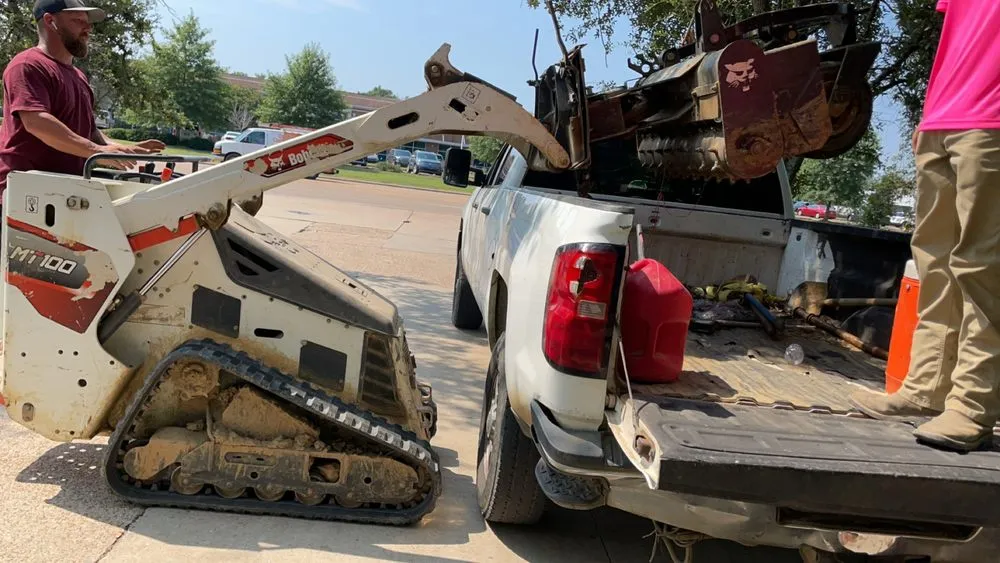 Custom lawn care service in Raymond, MS - TB Enterprise