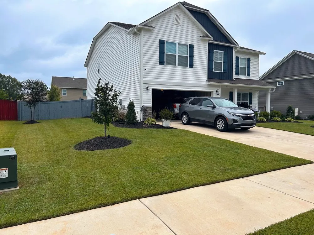 Custom yard maintenance experts serving Conway, SC - T&B Landscaping Services