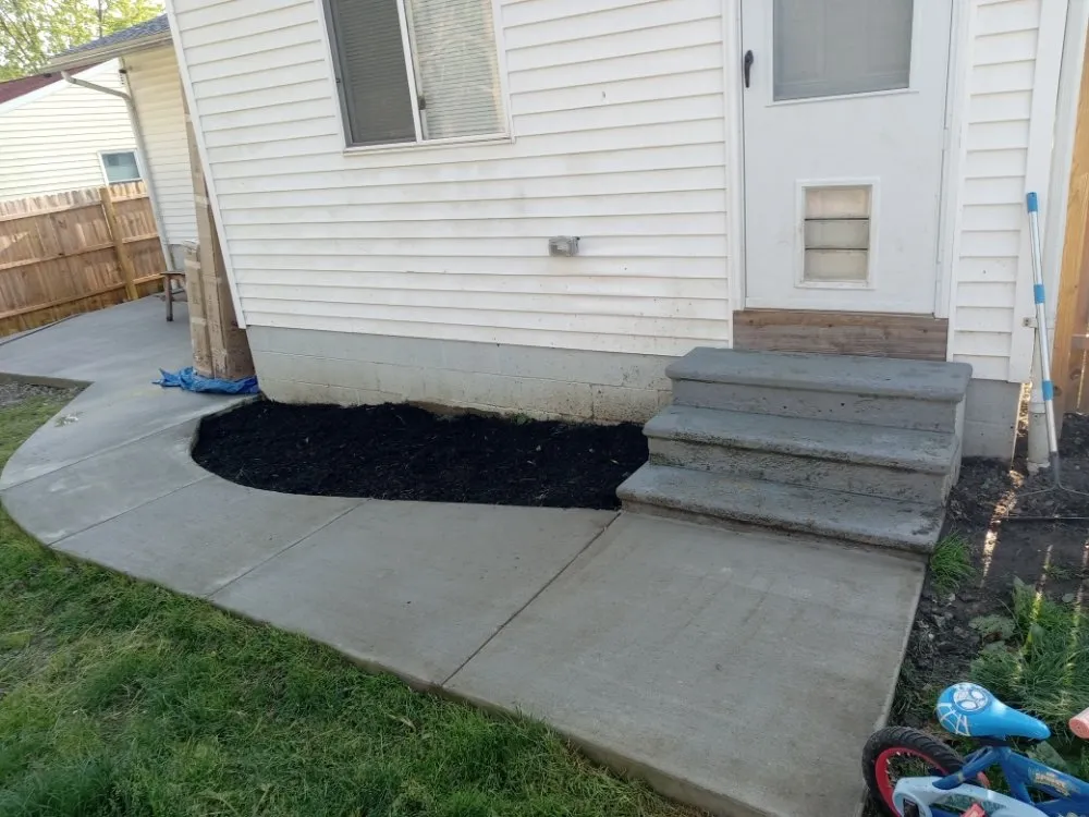 Trusted lawn care service with custom design in Akron, OH by T&B Lawn and Garden Service